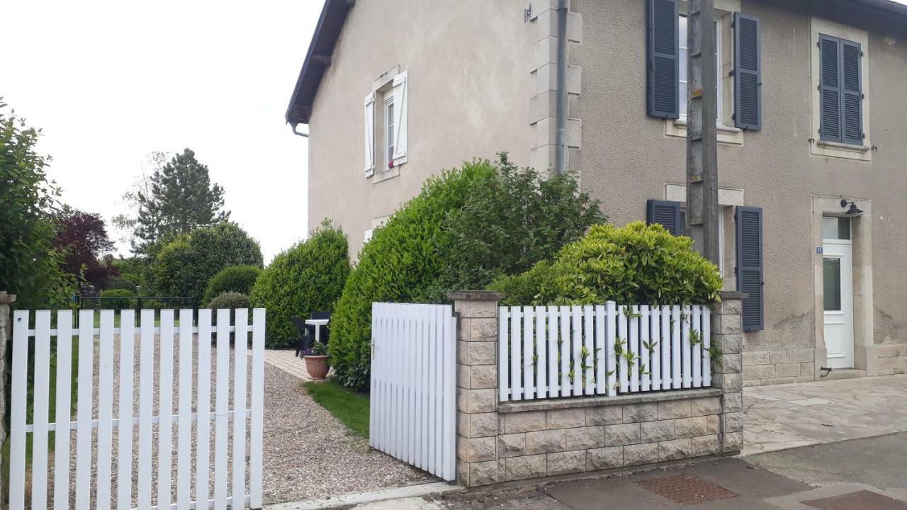 Gite Aux Lauriers Lacroix-sur-Meuse Ngoại thất bức ảnh
